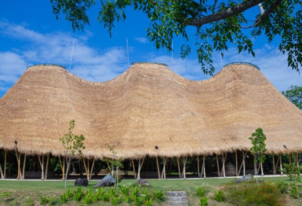 The Three Mountains represent the three biggest mountains in Bali : Mount Agung, Mount Abang and Mount Batur. The building was designed by the founder of the award winning Bali Green School, John Hardy. It is a 1,200 sqm bamboo building structure, supported by three 15 meters towers.